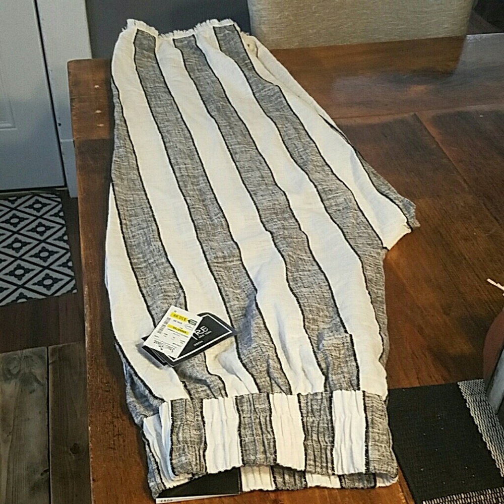 Wide leg linen pants. BNWT.